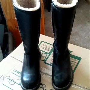 Sale!! Tall ALMOST NEW Leather UGG Brooks Boots